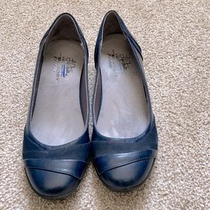 Navy Life Stride Flats - Size 8.5
